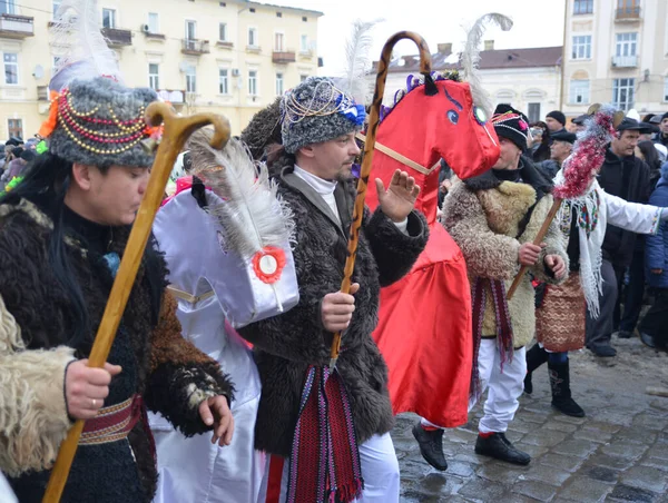 Černovice Černovice Ukrajina 2013 Malanka Černovicích Průvod Symbolickými Koňmi — Stock fotografie