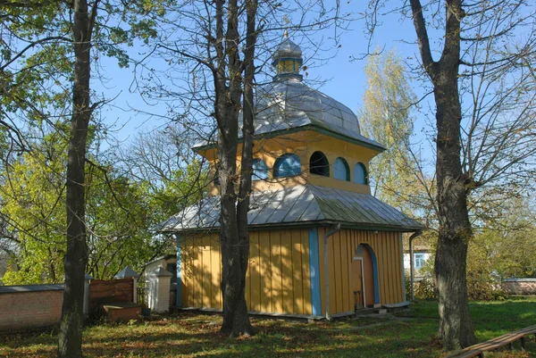 Campanario Madera Entre Bosques Iglesia Los Candeleros Sretenskaya Olyka — Foto de Stock