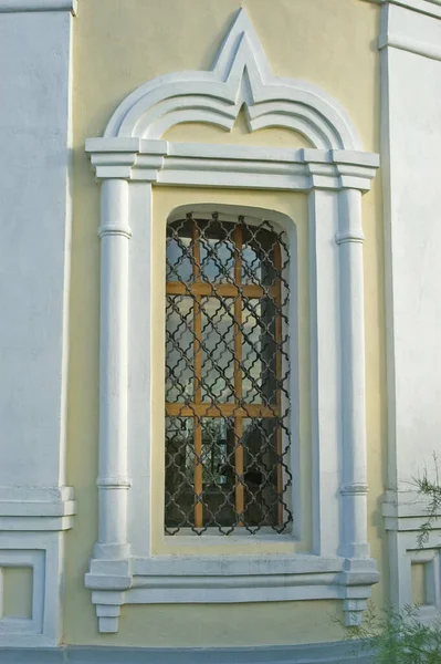 Hermosa Ventana Iglesia Santa Bárbara Kitaygorod — Foto de Stock