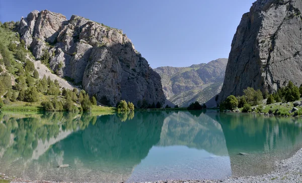 Lago Chukurak - Montañas Fann, Tayikistán — Foto de Stock