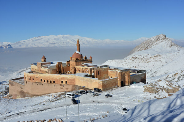 Ishak Pasha Palace - утренний вид
