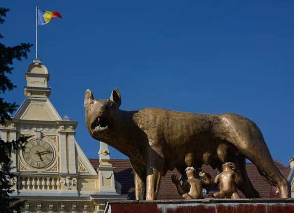 Romulus y Remus con ella-lobo —  Fotos de Stock