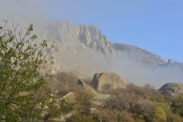 Hayaletler vadi sis — Stok fotoğraf