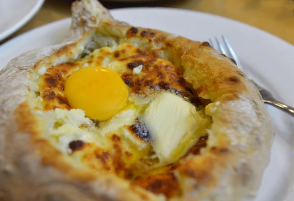 Adjarian khachapuri - primo piano — Foto Stock