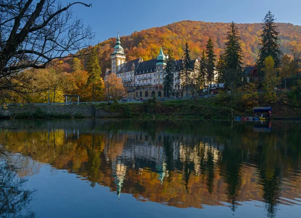 Sonbahar sezonu Lillafured Sarayı