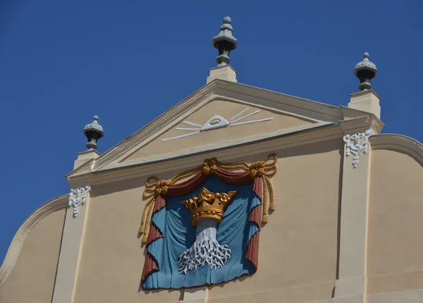 Krone mit Wurzeln - Kronstädter Emblem — Stockfoto