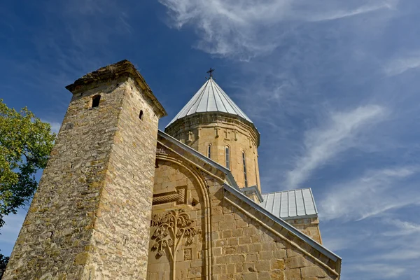 Ananuri Kirche gegen schönen Himmel — Stockfoto