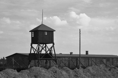 Majdanek toplama camp_ siyah-beyaz görüntü