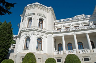 Mavi gökyüzü arka plan karşı Livadia Sarayı