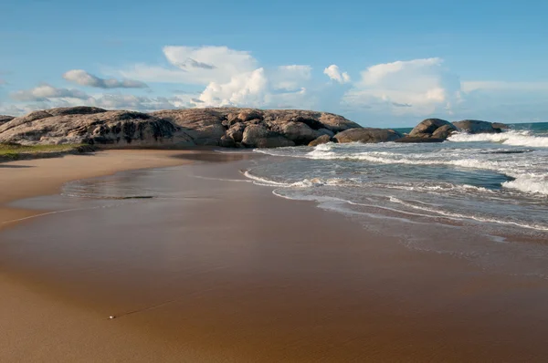 바위와 해변 — 스톡 사진