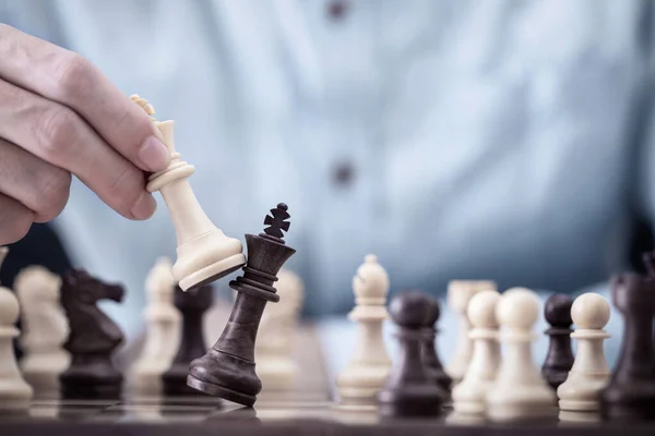 Imagem do jogo de xadrez liderança de estratégia de competição de