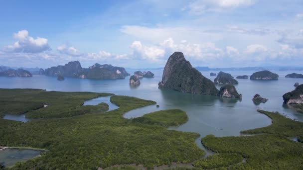 Vista Aérea Las Hermosas Montañas Tropicales Increíbles Océano Azul Volando — Vídeos de Stock