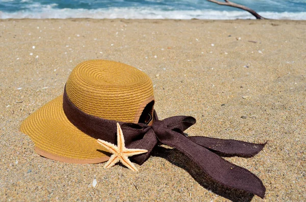 Slaměný Klobouk Seashells Summer Beach — Stock fotografie