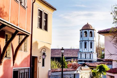 PLOVDIV, BULGARIA - 15 Eylül 2020: St. Constantine Kilisesi 'nin Çan Kulesi ve Filibe' deki Elena (Bulgaristan))