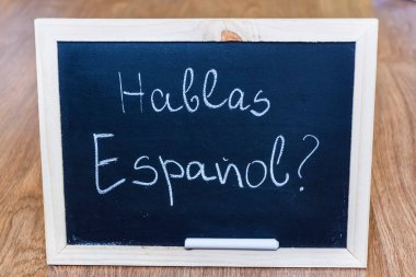İspanyolca Dil Eğitimi Konseptini Tebeşir Kurulu ve Hablas Espanol ile Öğrenmek İspanyolca Konuşabiliyor musun?