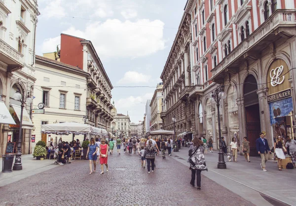 ミラノ イタリア 2018 アンティークの伝統的な建物 ミラノのダウンタウンのメイン ストリート — ストック写真