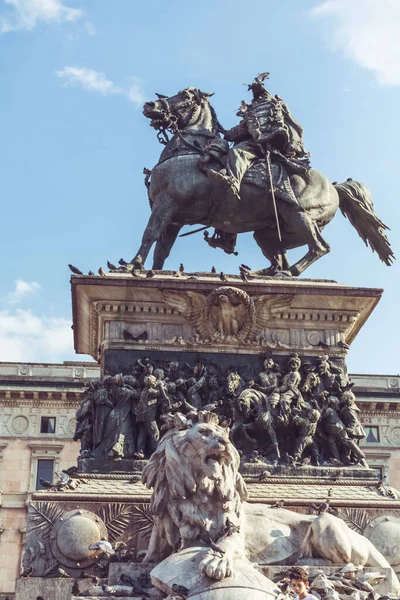 Milan Italy Ιουνιου 2018 Άγαλμα Ιππασίας Vittorio Emanuele Στην Piazza — Φωτογραφία Αρχείου