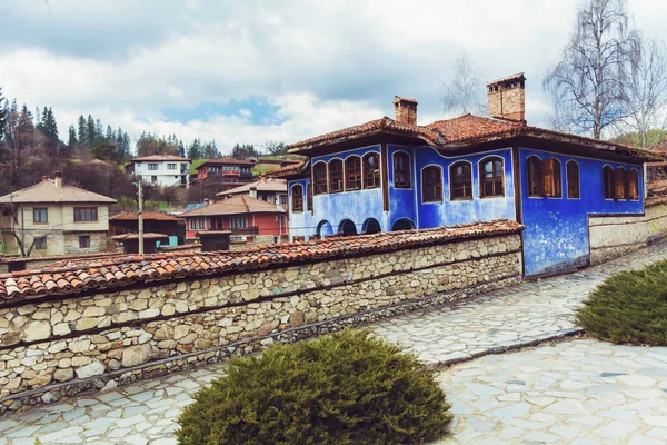 Koprivshtitsa Bulgaria Abril 2021 Antigua Casa Azul Renacimiento Tradicional Koprivshtitsa —  Fotos de Stock