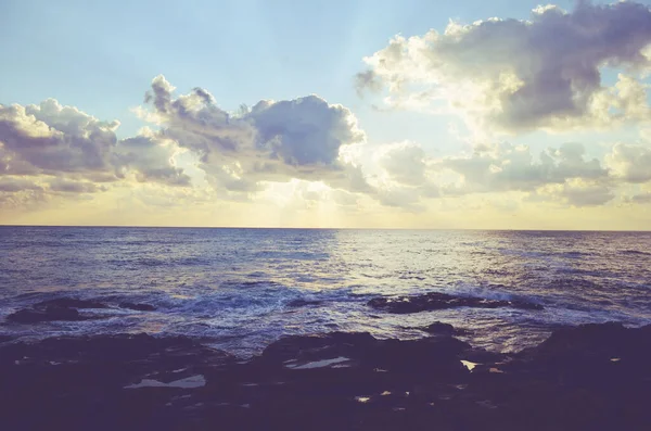 Schöner Sonnenaufgang Über Dem Meer Seelandschaft Mit Bewölktem Himmel — Stockfoto