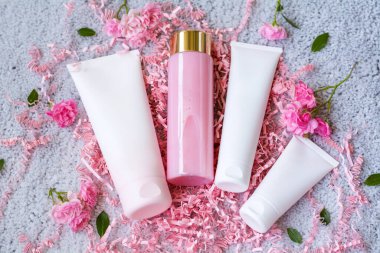 Doğal Yaşlanmayla Mücadele Kremi Kozmetik Ürünleri. Krem, Maske, Tonik, Bulgaristan ile Yüz ve Vücut Bakımı İçin Losyon