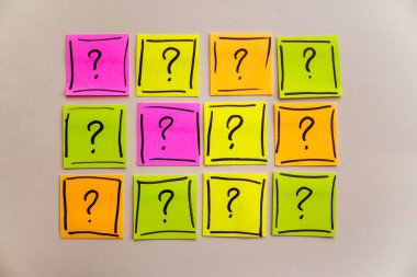 Yapışkan notlardaki soru işareti