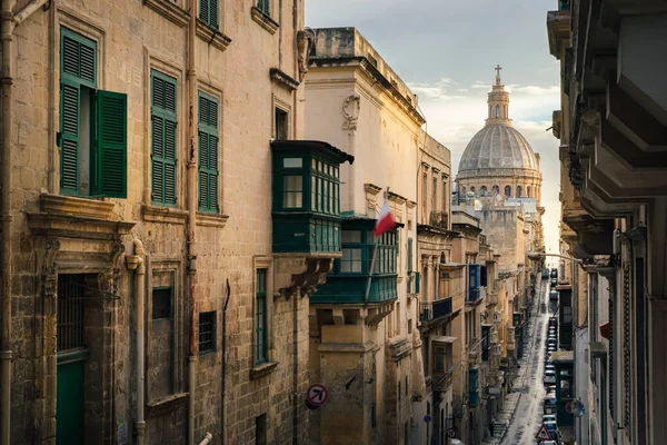 Valletta Malta Stradina Valletta Mattino Con Vista Sulla Basilica Nostra — Foto Stock