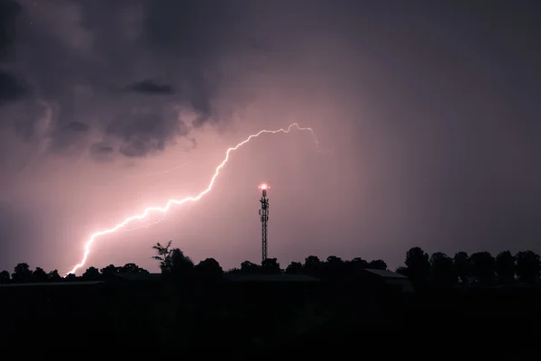 Blitz in der Nacht — Stockfoto