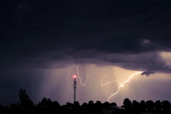 Gecenin içinde flash