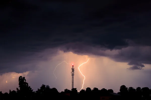 Flash na noite — Fotografia de Stock