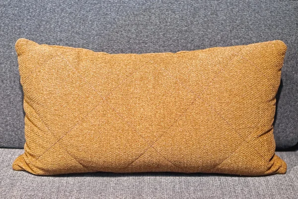 Длинная мягкая подушка — стоковое фото