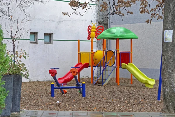 Moderner Außenspielplatz Für Kinder — Stockfoto