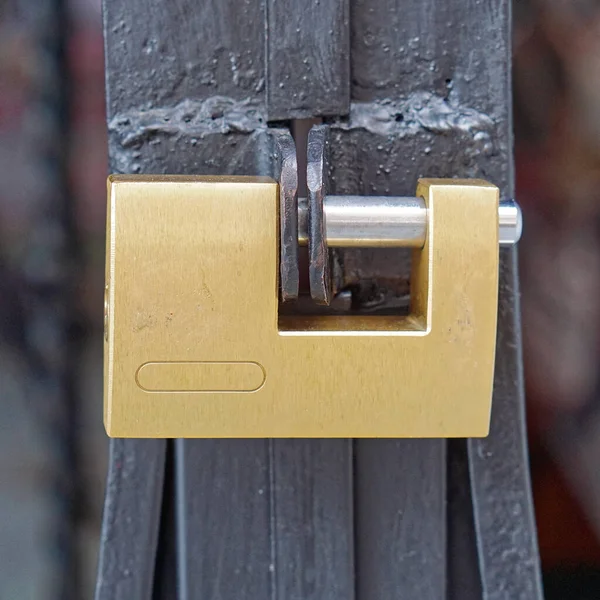 Cadeado Pesado Forte Segurança Portão Bloqueado — Fotografia de Stock