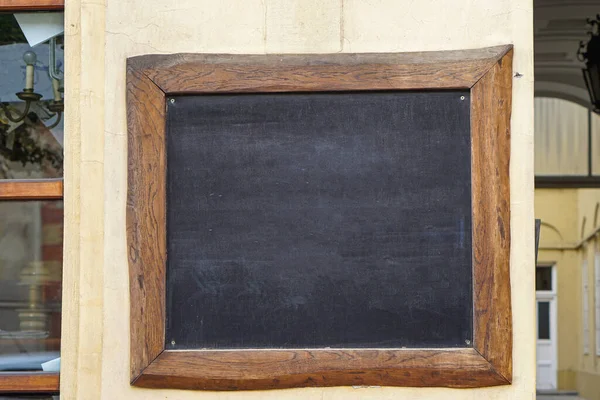 Tafel Mit Holzrahmen Der Wand — Stockfoto