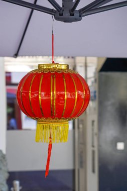 Oryantal restoranında geleneksel kırmızı Çin fener