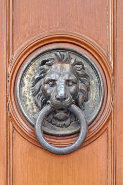 Aslan kapısı tokmağı