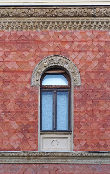 En arch fönster — Stockfoto