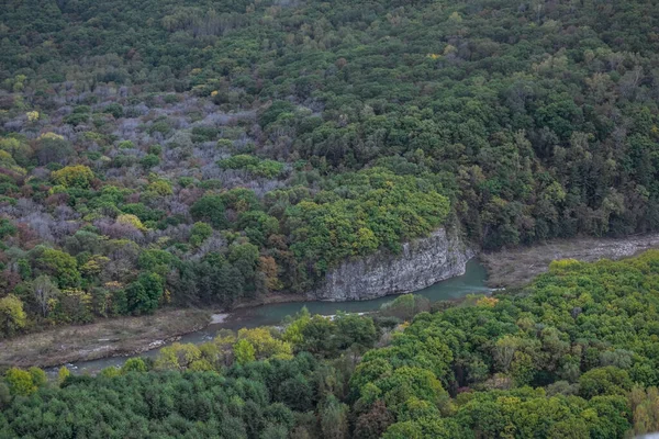 Vista Uma Altura Rio Nas Montanhas — Fotografia de Stock