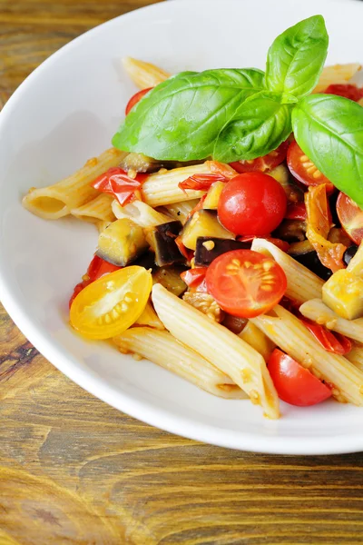 Pasta with roasted vegetables — Stock Photo, Image