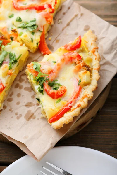 Vegetables quiche with cheese — Stock Photo, Image