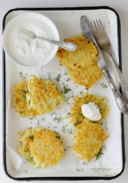 Frituras de verduras y salsa — Foto de Stock