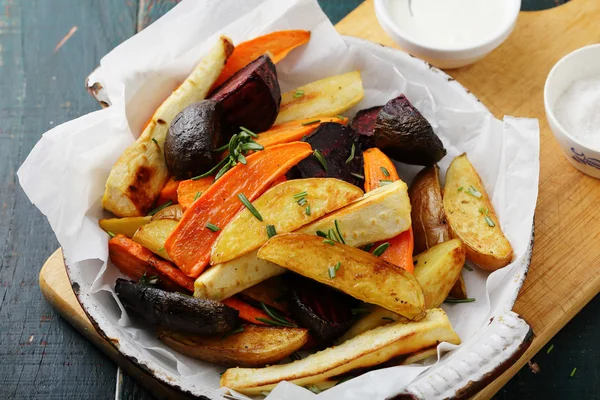 Oven baked vegetables in pan — Stock Photo, Image