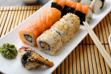 suşi ile balık ayarla 