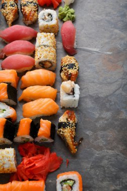 suşi ve rulo kayrak ayarla