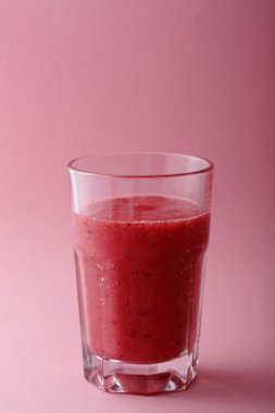 taze yaz çilek içecek