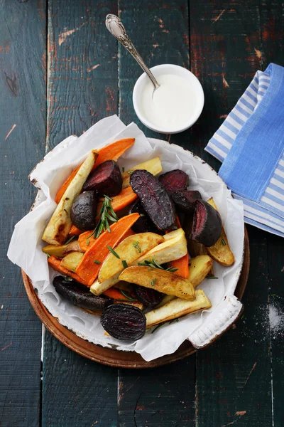 Baked slices of spiced vegetables — Stock Photo, Image