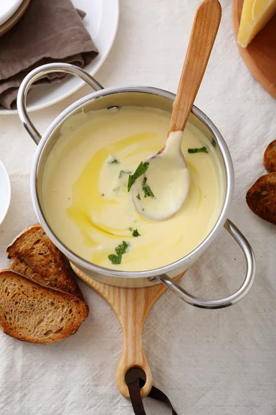 Keju krim sup di panci kecil — Stok Foto