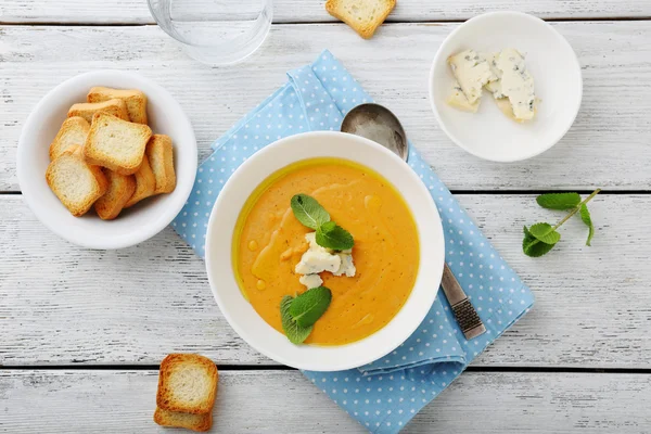 Zuppa di zucca con formaggio blu — Foto Stock