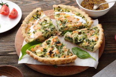 somon füme ve ıspanak quiche
