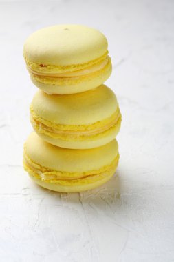 yığın sarı Fransızca macaroons