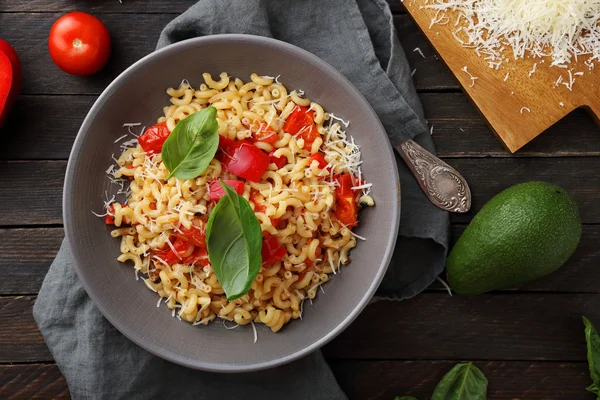 Fresh vegetarian pasta top view — Stock Photo, Image